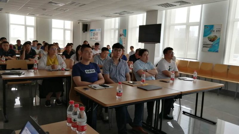 小标题：建造师职业前景与市场需求