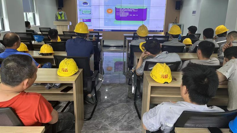 目前市场上的少儿编程教材主要分为以下几类：